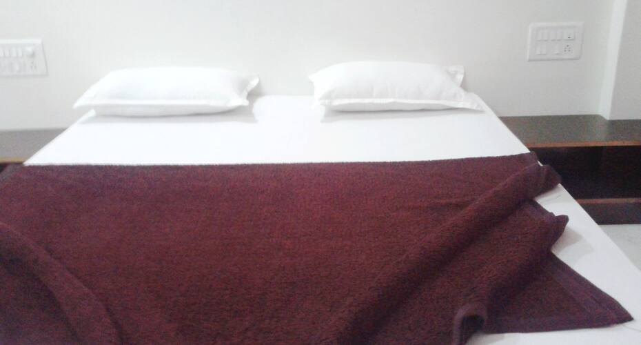 Hotel Pearl, Wai 4